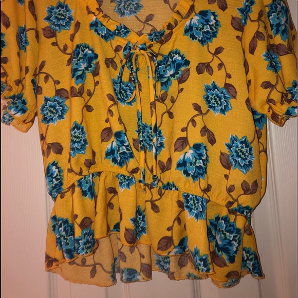 POOF large beautiful puff sleeve peasant top boho - Picture 6 of 6
